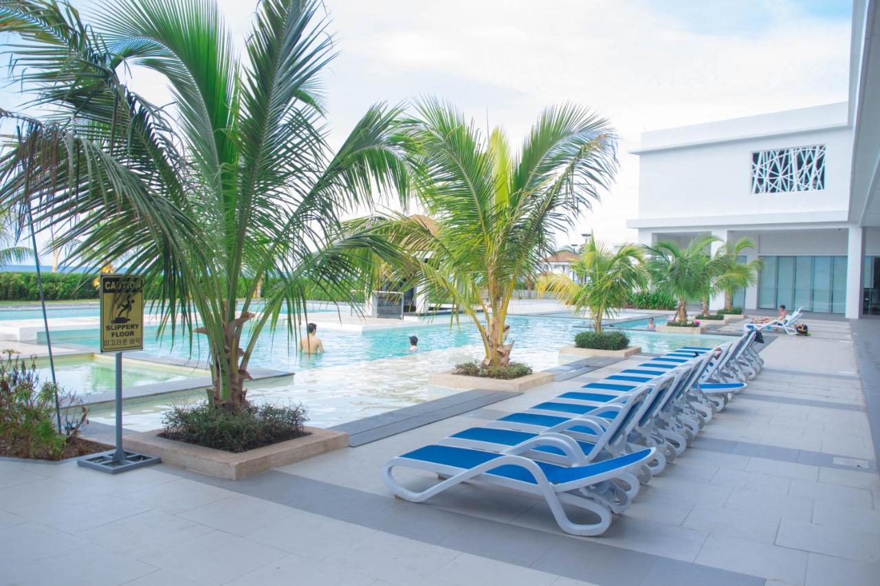 Oceanfront At Arterra, Fast Wifi, Nflix, Kitchen -C Lapu-Lapu City Exterior photo