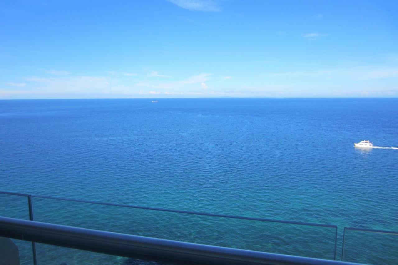 Oceanfront At Arterra, Fast Wifi, Nflix, Kitchen -C Lapu-Lapu City Exterior photo